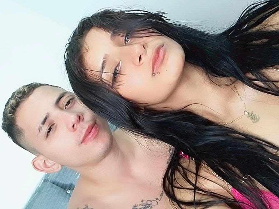 JhonnyAndAlexxa - Live porn &amp; sex cam - 17639054