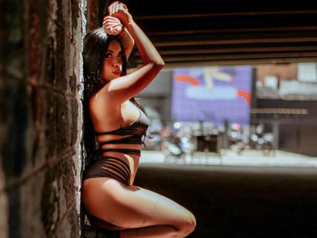 FiorellaBossh - Live porn &amp; sex cam - 17657030