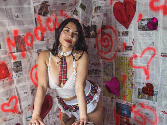 EmilyPrincessx - Live sex cam - 17658462