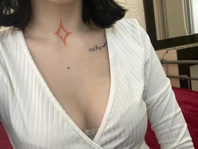 ImAmelie - פורנו בשידור חי ומצלמת סקס - 17666374