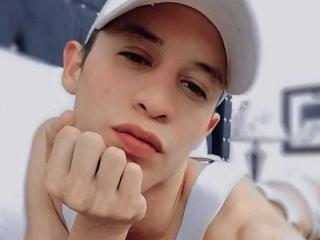 LeonardoBigCock - Live porn &amp; sex cam - 17672854