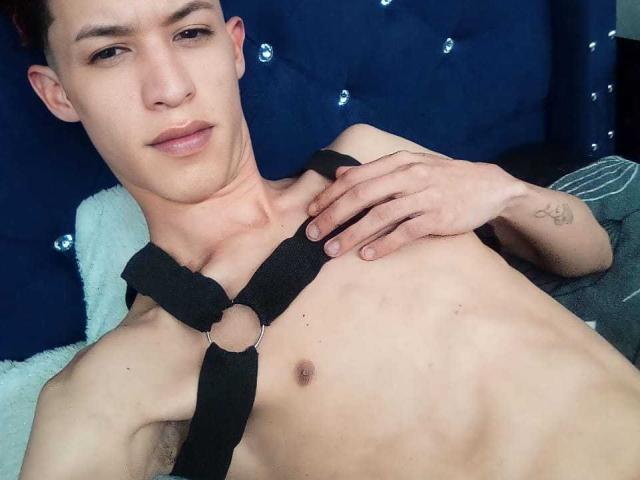 LeonardoBigCock - Sexe cam en vivo - 17672870