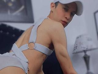 LeonardoBigCock - Live porn &amp; sex cam - 17672914