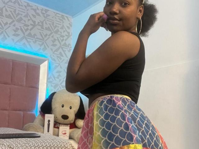 KathieJones - Élő pornó és szexkamera - 17674638