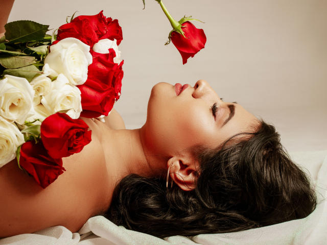 ShiaraRussi - Live sex cam - 17677210