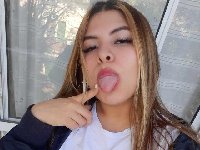 LuciaRobertz - ライブポルノ&amp;セックスカム - 17678910