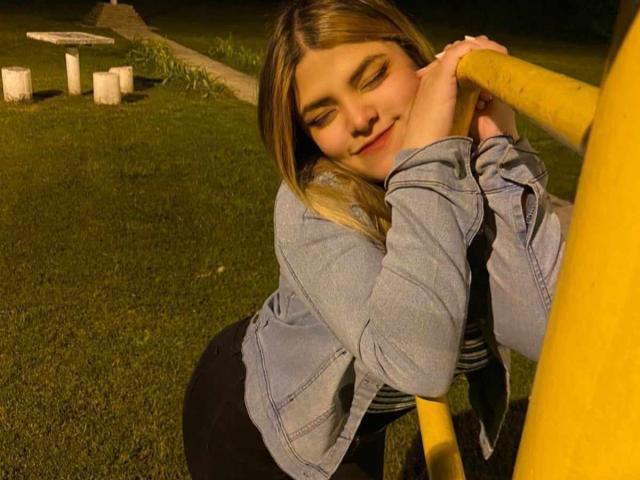 LuciaRobertz - Sexe cam en vivo - 17678954