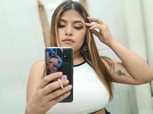 LuciaRobertz - Live porn &amp; sex cam - 17679054