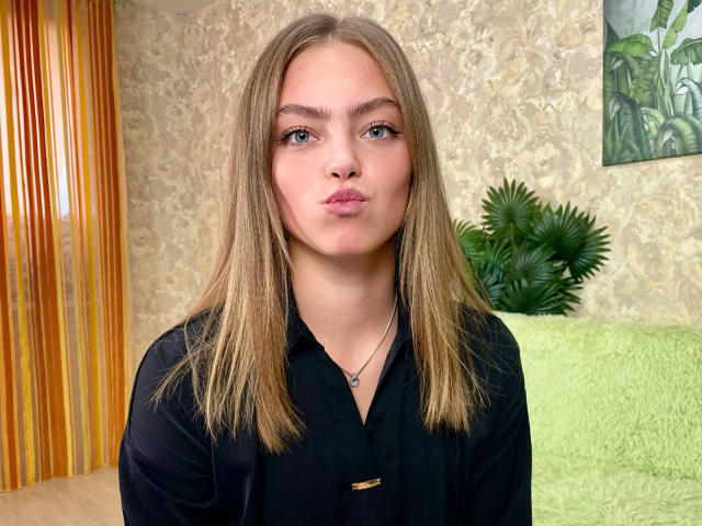 ArielaWard - сексуальная веб-камера в реальном времени - 17681062