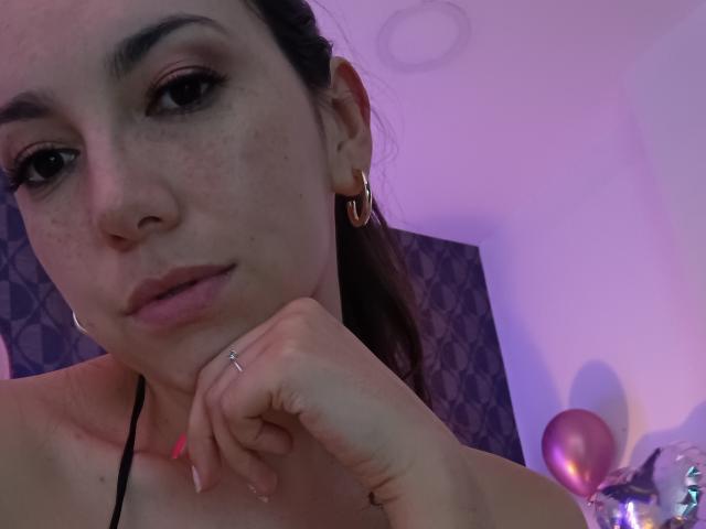 MiaReed - פורנו בשידור חי ומצלמת סקס - 17687062