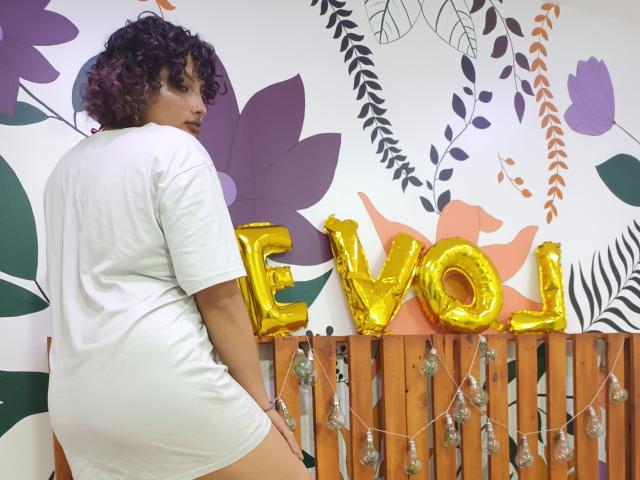 BettyHotBoop - Live sex cam - 17687106