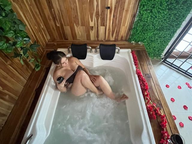 EmilySantiny - Live porn &amp; sex cam - 17688558