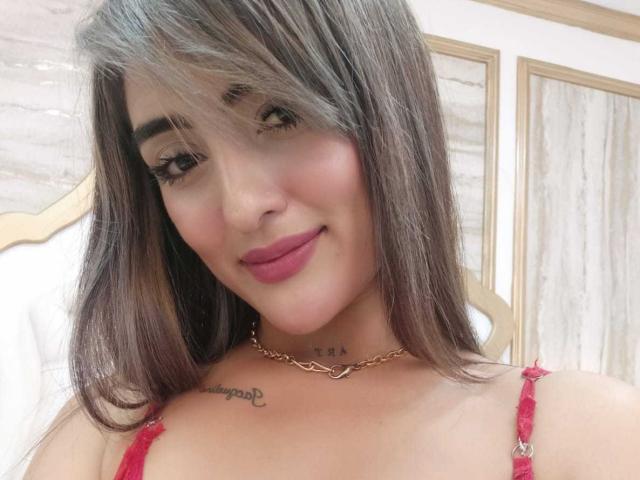 MaeCollins - Porno na żywo i seks kamera - 17691002