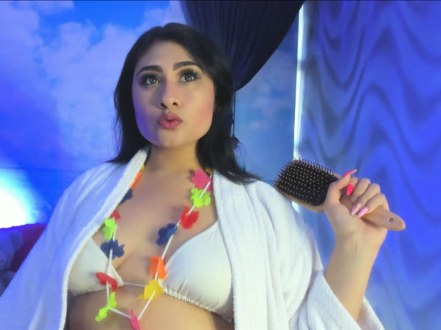 ShiaraRussi - Live porn &amp; sex cam - 17696850