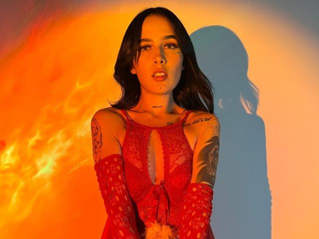 SelenaMill - Porno na żywo i seks kamera - 17740474