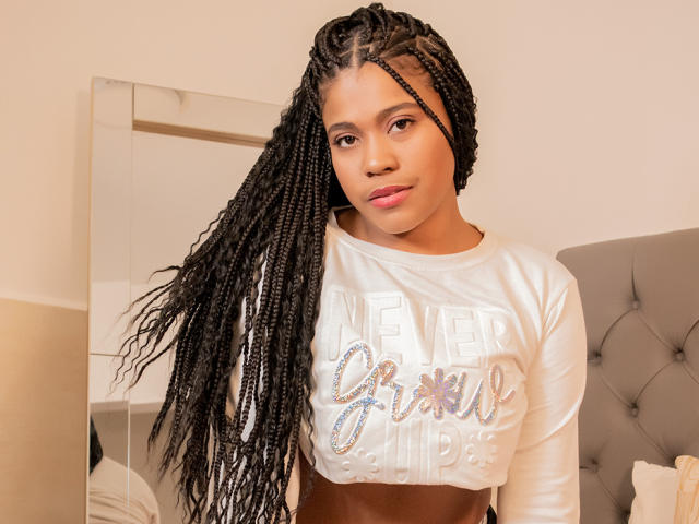 KatiraBrown - Sexe cam en vivo - 17742798