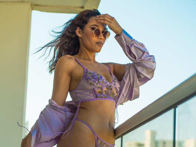 LuciaCortez - Élő pornó és szexkamera - 17749586