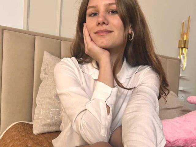 CharlotteWow - Live Sex Cam - 17753398