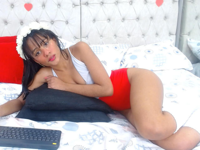 CynthiaJones - Porno na żywo i seks kamera - 17762474