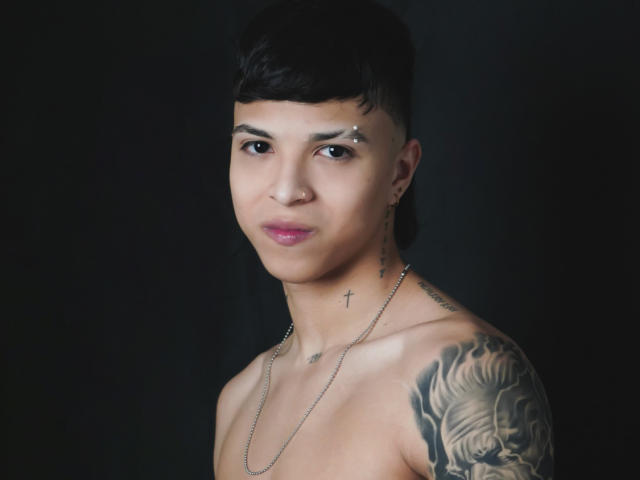 AdamClaark - Live Sex Cam - 17773462