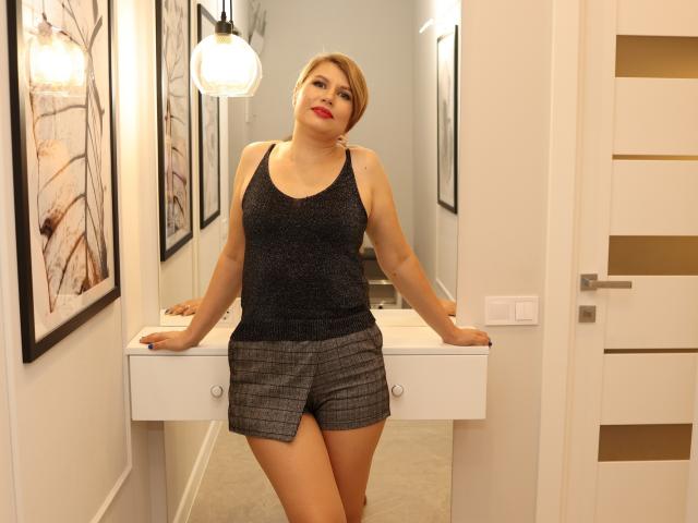 TheBestCora - Live porn &amp; sex cam - 17775018