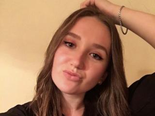AnnabelleVina - Live Sex Cam - 17784210