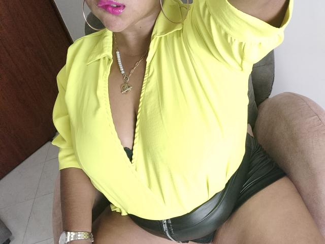 YiyaHot69 - 라이브 포르노 &amp; 섹스 캠 - 17806706