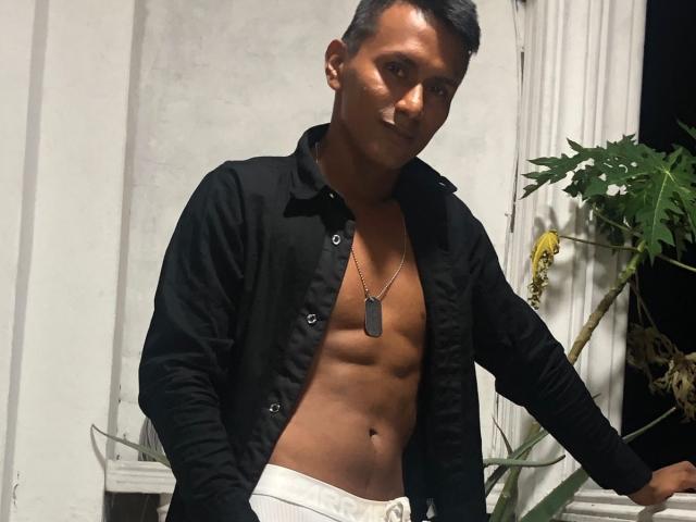 AlbertsBig - Live porn &amp; sex cam - 17809106