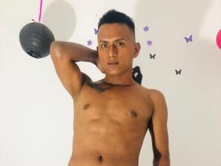 AlbertsBig - Live porn &amp; sex cam - 17809118