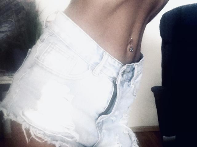 Julaiya - Live porn &amp; sex cam - 17813230