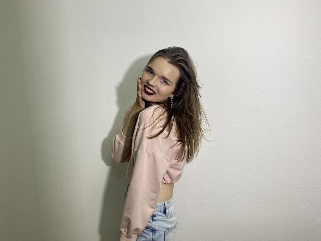 DaylinaLops - Live sex cam - 17814710