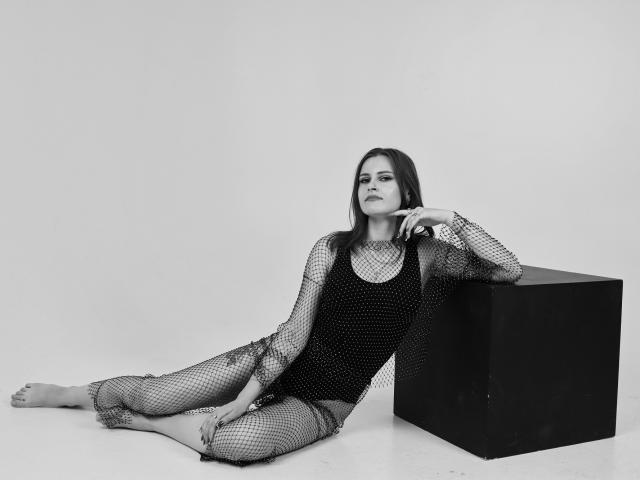 MollyTravis - Live porn &amp; sex cam - 17818794