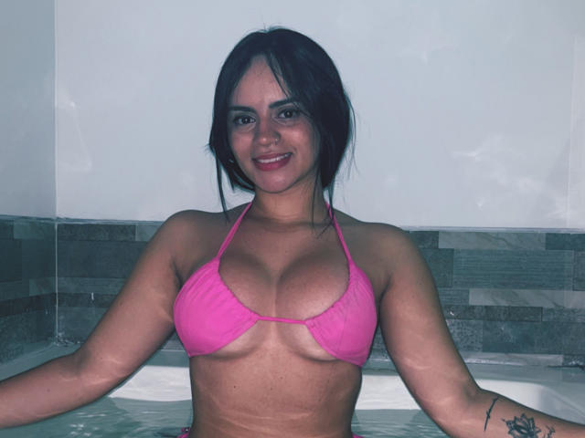 AphrilRodriguez - Sexe cam en vivo - 17823214