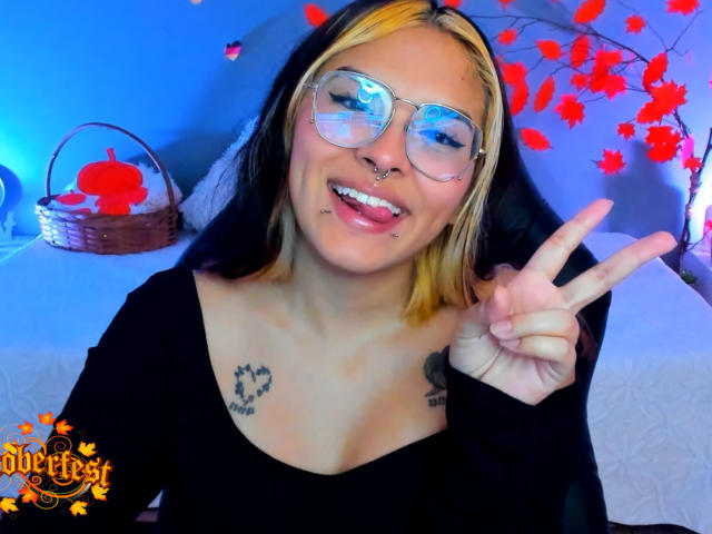 CamilleRossi - Live sexe cam - 17826342