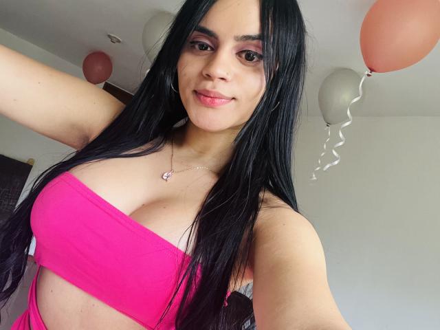 AphrilRodriguez - Sexe cam en vivo - 17829418