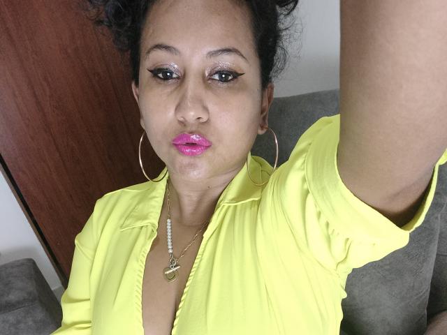 YiyaHot69 - Sexe cam en vivo - 17830042