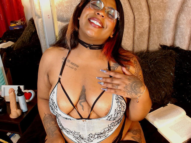 RossiBrown - Live porn &amp; sex cam - 17839250