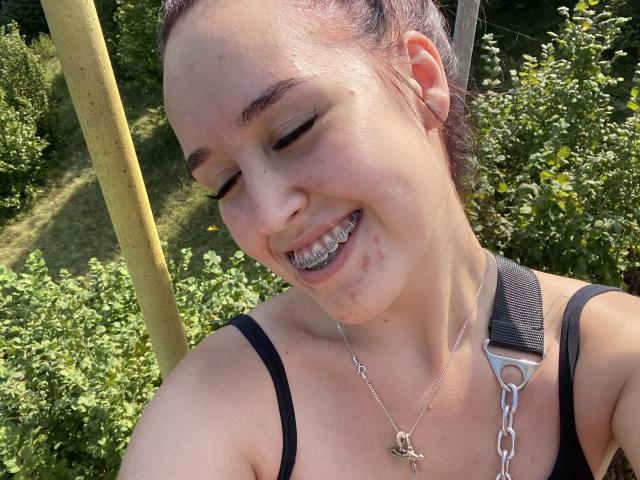 Mallenia - Live sex cam - 17844686