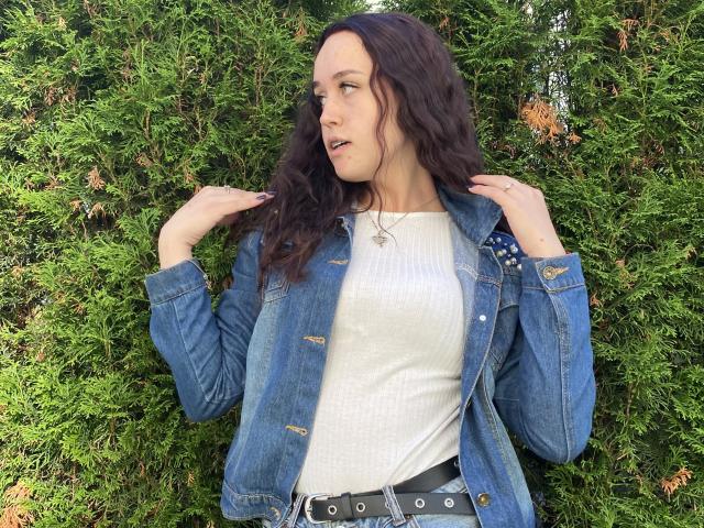 Mallenia - Live sex cam - 17844802