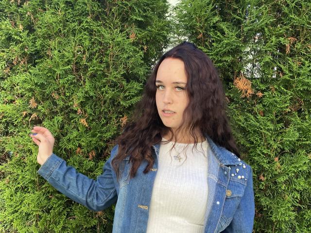 Mallenia - Live sex cam - 17844834