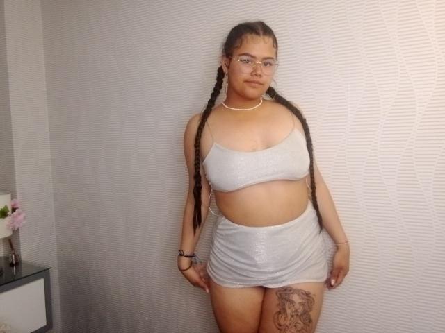 ChloeRomeo - Live porn &amp; sex cam - 17850938