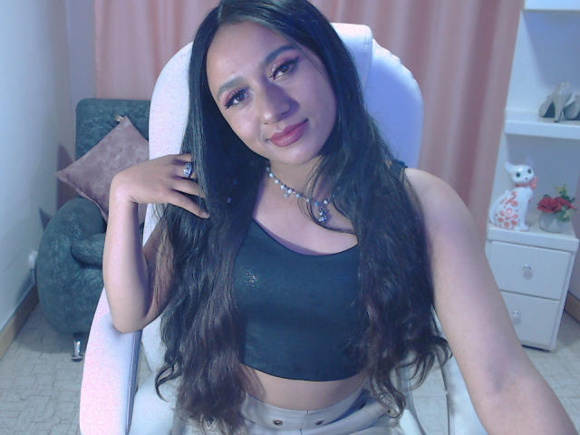 KarolineMjs - Live porn &amp; sex cam - 17855174