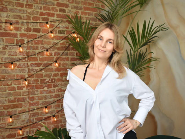 SintyDevis - Live porn &amp; sex cam - 17856350