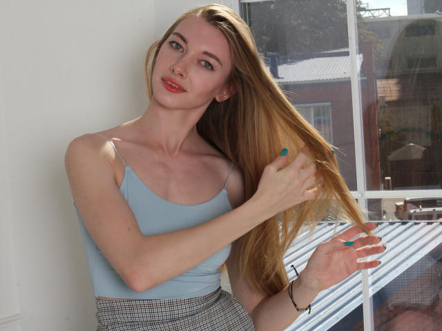 LucyGordon - Live porn &amp; sex cam - 17857634