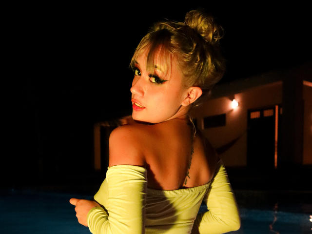 SabrinaCole - Live porn &amp; sex cam - 17861226