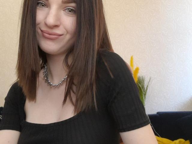 SunnyIsa - Élő pornó és szexkamera - 17878874