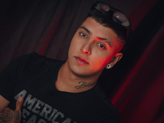 ZackBlessed - Live porn &amp; sex cam - 17884810