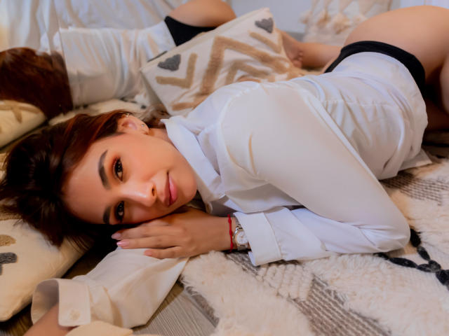 AdeleAnderson - Live sex cam - 17885770