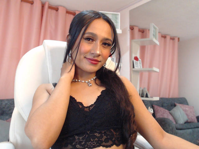 KarolineMjs - Live Sex Cam - 17888742