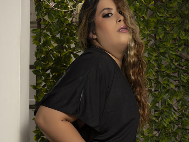DahiannaCollin - Élő pornó és szexkamera - 17898018